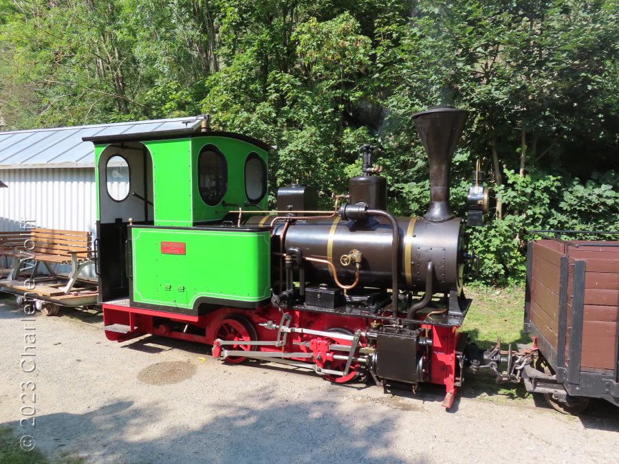 Dampflok der Feldbahn in Blankenberg an der alten Papierfabrik